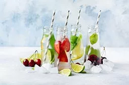 معرفی 10 نوشیدنی خنک تابستانی