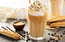 روز میلک شیک قهوه برای تمامی عاشقان شیرینی و قهوه